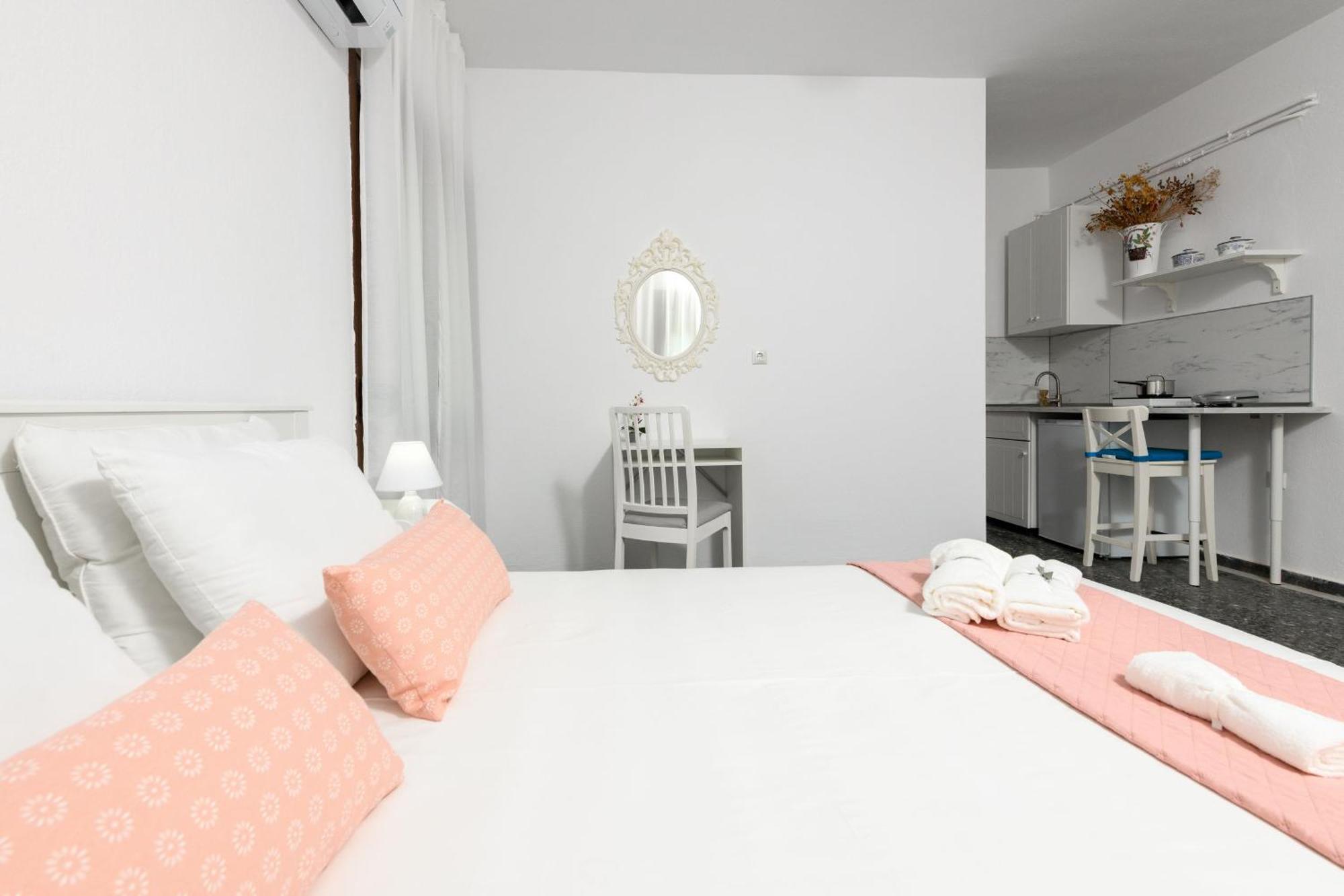 Whitegold Apartments Panagia Panagia  Habitación foto